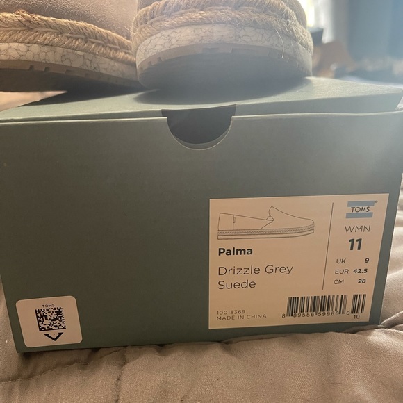 Never worn TOMS platform slip on sneakers suede - Picture 3 of 5